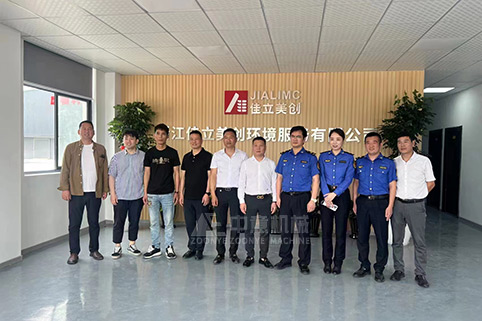 浙江溫州年處理量60萬噸建筑裝修垃圾回收再利用現(xiàn)場，綜合利用率可達(dá)百分百